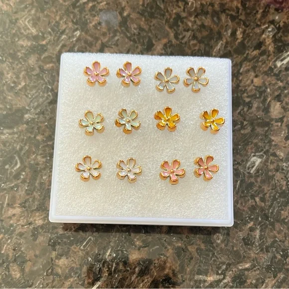 Earring Bundle - Picture 3 of 3